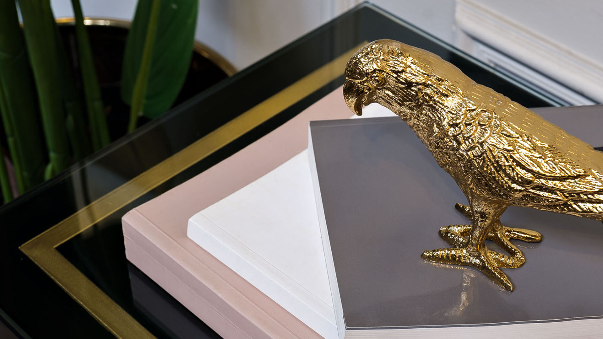 Как расставить статуэтки Мебель Лотус-2